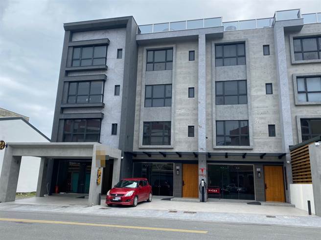 網友Alan Lin14日在臉書社團發文，原本要和家人到台東旅行，不料懷孕的姊姊血崩必須立刻開刀，原本料想預訂的民宿應無法退費，沒想到民宿竟暖心回應，讓萬名網友讚爆；該民宿低調不願受訪。（蔡旻妤攝）