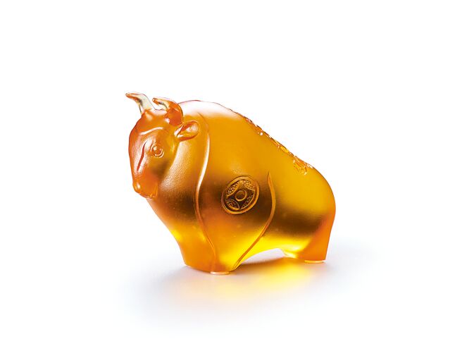 tittot琉园牛势旺，获中国文物报社与央视网联合主办的「博潮十二生肖文物创意联名设计大赛」－「企业定向设计组」银奖，3980元。（tittot琉园提供）