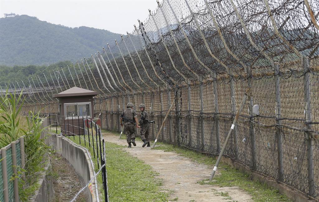 两韩非武装区的一景，虽是非武装，却是气氛肃杀的防线。图/美联社(photo:ChinaTimes)