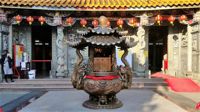 新天公炉现已换成「磷铜」材质，既坚固又耐用。（黄婉婷摄）