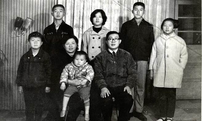 黃珊珊》軍眷與警眷的過年感慨。(作者臉書截圖)