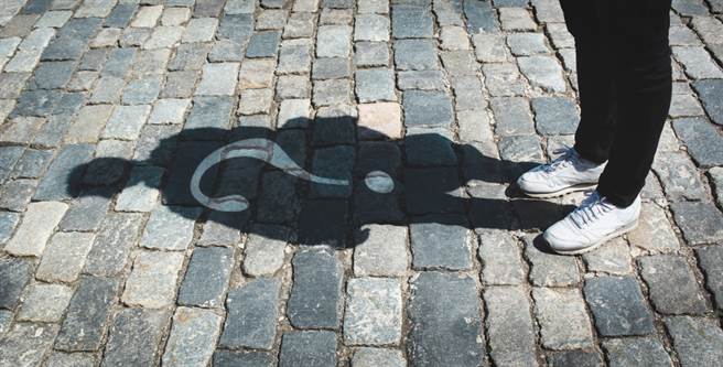 为什么老是顾人怨，没人缘？ 可能跟爱说「我也是」这3个字有关！(示意图/Shutterstock)