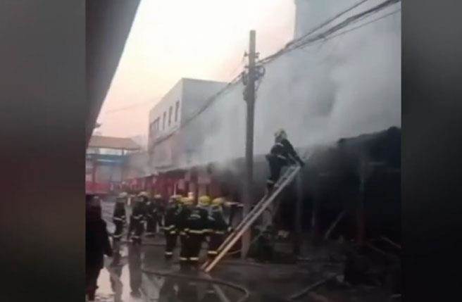 山東禹城市鬲津社區一間蛋糕店今日清晨6時14分發生火災，造成7人死亡。