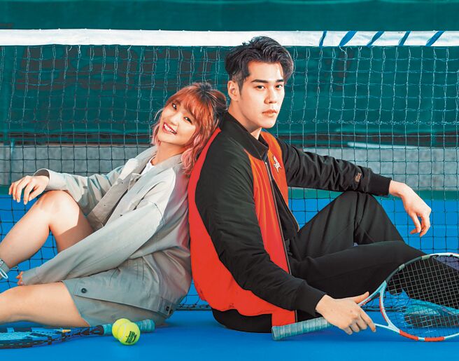 周予天（右）、郑心慈为同门师兄妹，相处感情融洽。（罗永铭摄）