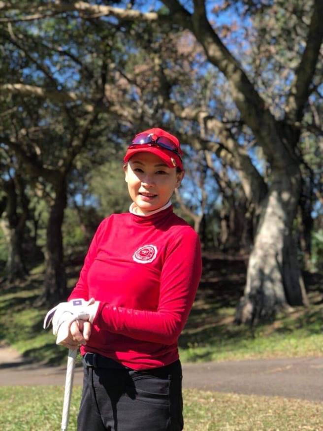张月丽打高球已有20多年，是运动也是社交联谊。（国宝集团提供）