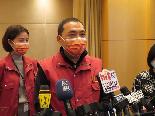 日本醫護17日開打疫苗 侯友宜：台灣不能落後太多。（葉德正攝）