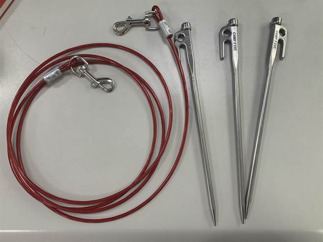 有了營釘，犬隻可以自由活動（動保處提供／戴上容新北傳真）