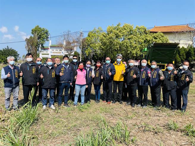 立委杨琼璎邀集相关单位会勘后里纳骨塔，共同研商交通改善方案。（王文吉摄）