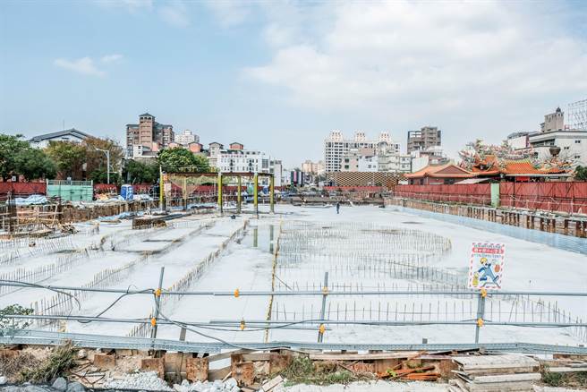 县府投入16亿余元兴建6座停车场，竹北市光明一路停6地下停车场预定9月完工。（罗浚滨摄）