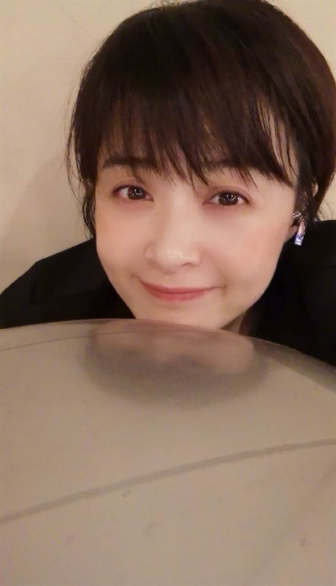 蒋欣近况照被不少网友惊呼认不出来。(图/ 摘自蒋欣微博)