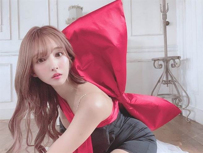 女優三上悠亞。(圖/ 摘自三上悠亞IG)