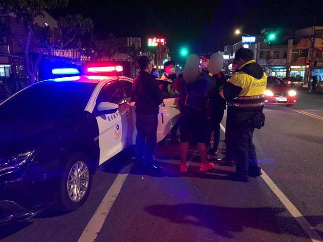 苗栗市区15日发生口角打架纠纷，警方立即启动分局快打部队，成功预防可能衍生更大的衝突。（警方提供／何冠娴苗栗传真）