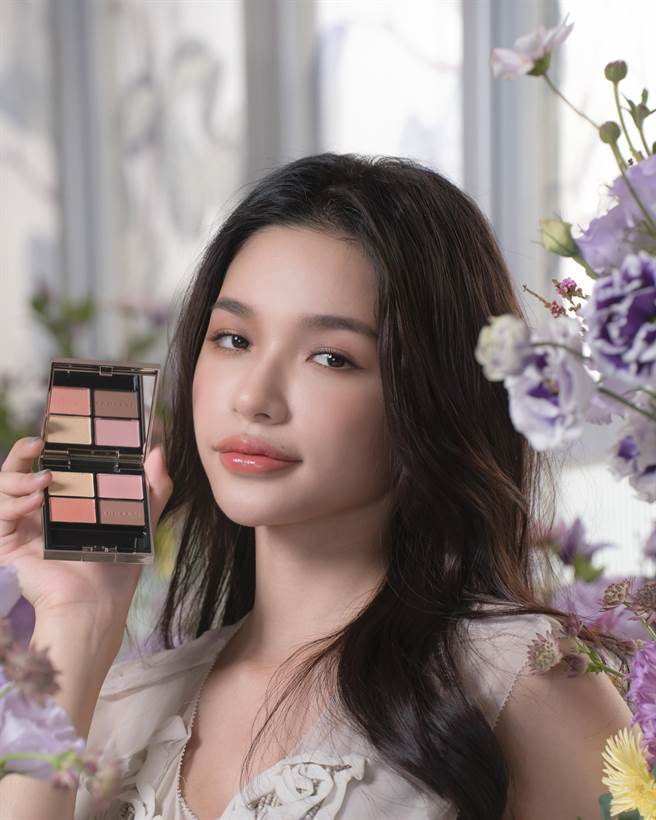 模特兒韓沁使用LUNASOL春妝晶巧霓光眼彩盒＃11展現柔美慵懶的文藝復興眼妝。（LUNASOL提供）
