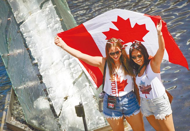 加拿大在当地时间15日正式发起一项有58个国家签署的联合宣言，要求一些国家停止任意拘押外国公民作为外交筹码的做法，外界解读剑指中国。 （新华社）