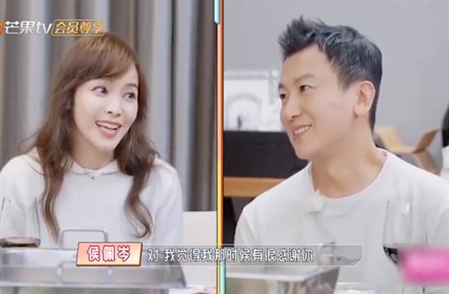 侯佩岑最近上节目谈产后细节。（图／翻摄自新浪综艺微博）