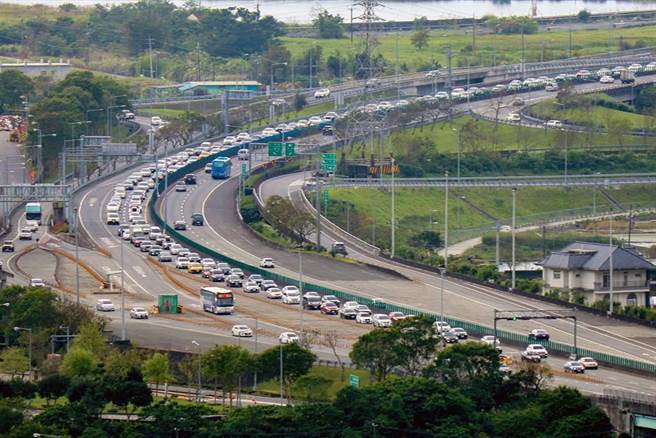 国道5号北上2／21苏澳至头城实施高乘载。（本报资料照／李忠一摄）