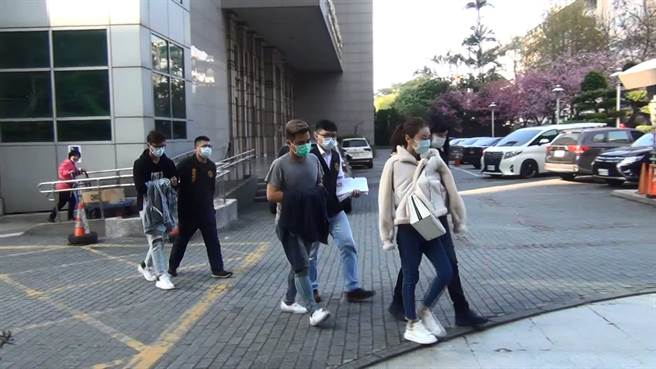 警方将林女等3嫌依妨害风化罪嫌送办。(翻摄照片／林郁平台北传真)