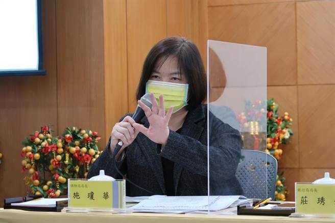 保險局長施瓊華指出該併購案主要關切股東適格性部分，會依照過往的五大原則進行審查。圖／魏喬怡
