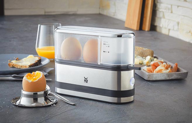 全联「WMF KITCHENminis电动煮蛋器」，市价3600元，70枚+899元、30枚+1199元或1200福利点+1199元兑换，2.5折起，限量900组。（全联提供）