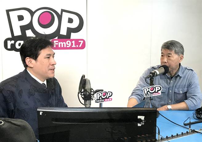 宣布參選國民黨主席的的孫文學校總校長張亞中，今接受電台專訪時向也宣布參選黨魁的趙少康下戰帖，希望兩人能在三月進行辯論，闡述兩岸關係的論述。（《POP撞新聞》製作團隊提供）