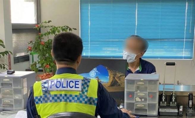 台中市警察局第四分局南屯派出所巡佐张木森，最高纪录曾在一年内寻获180件失踪人口，协助很多家庭团圆。（民眾提供／卢金足台中传真）