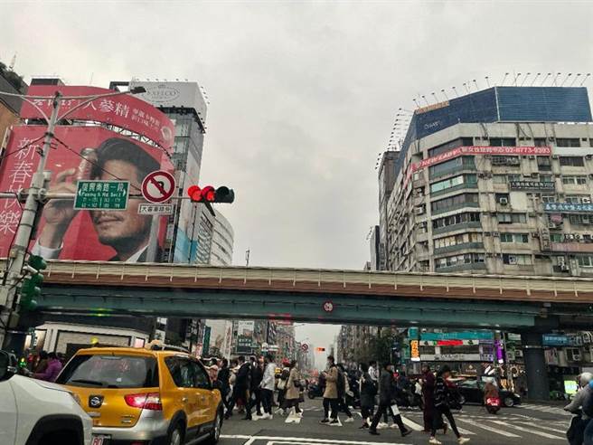 调查显示，疫情后有高达63％台湾零售商家，将重启展店。图为台北市东区零售商圈。（图／蔡惠芳摄）