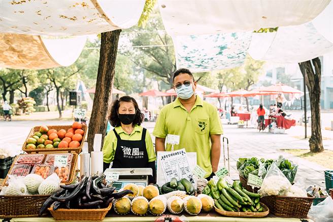 小农直售，也分享耕种理念及种植经验，听见每项产品及蔬果的故事。（摄影/陈建豪）