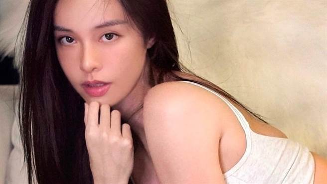 李元玲今日在IG上晒出火辣美照令网友鼻血狂喷。（图／IG@cathrynli）