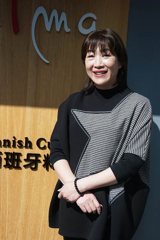 雅茗天地集团总经理张妙苓19日表示，雅茗今年将聚焦茶饮事业，并以拓点展店、供应 乡链整合，以及投资併购茶饮品牌等三大策略，为集团打造成长引擎。图／姚舜