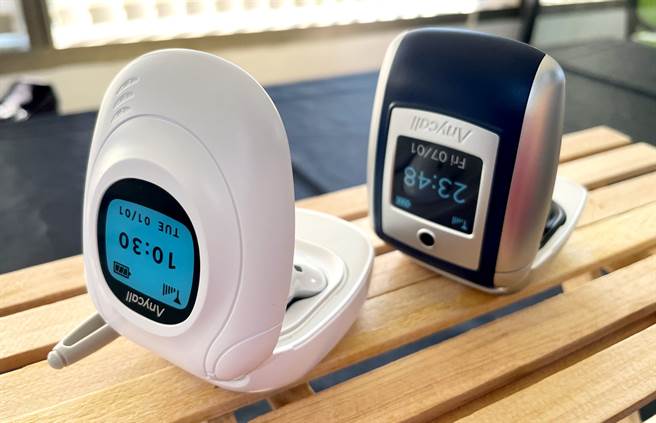 Galaxy Buds Pro復古AnyCall保护壳有满满情怀(2)。（黄慧雯摄）
