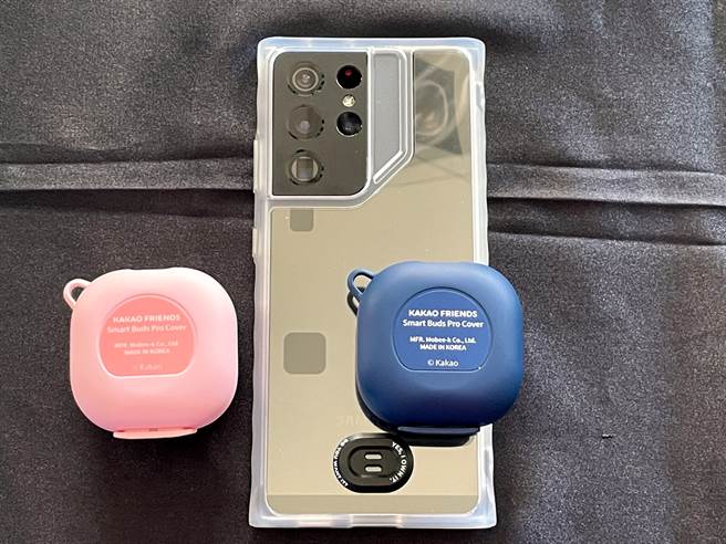 Kakao Friends Galaxy Buds Pro保护壳也可下载专属动画主题。（黄慧雯摄）
