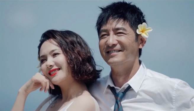 程莉莎和郭曉東在2007年結婚，2010年剖腹產下一個寶貝兒子，兩人經常大方曬恩愛，結婚多年感情仍那麼好。(圖/ 摘自郭曉東微博)