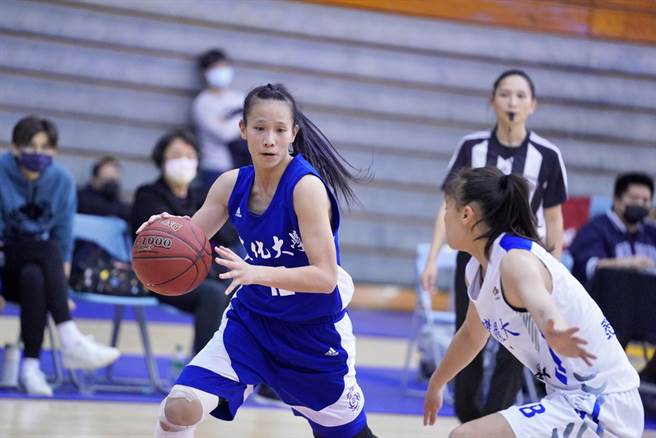 文化大学王玥媞19日全场投13中12，贡献全场且是UBA生涯最高28分。(大专体总提供)