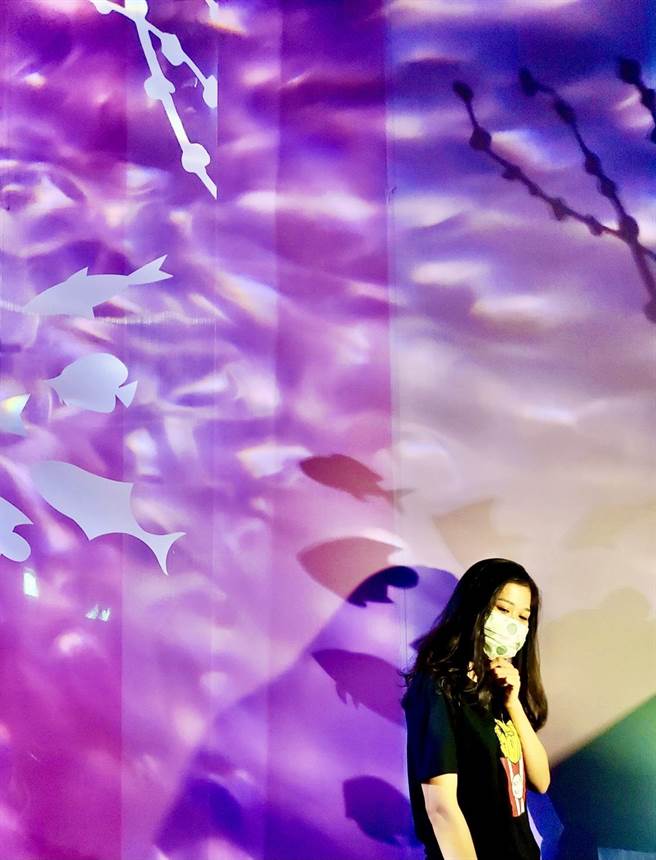 屏东海生馆配合「海洋本色」活动所推出的8款独家Q萌海洋系口罩，因色系粉嫩梦幻又可爱，在春节假期造成轰动。（谢佳潾摄）