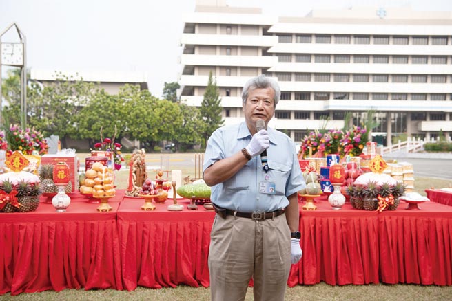 中钢董事长翁朝栋表示，下半年钢材需求大爆发，钢市前景有机会V型反弹。图／中钢提供