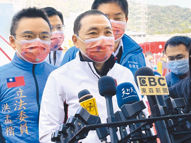 新北市长侯友宜18日主持泰山中山段青年社会住宅开工动土典礼，共计兴建210户供民眾租用，预计将在2023年完工。（李俊淇摄）