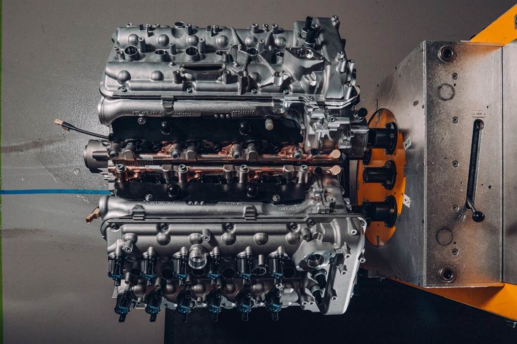 Bentley完成第一具交付給Bacalar客戶W12引擎的組裝與測試
