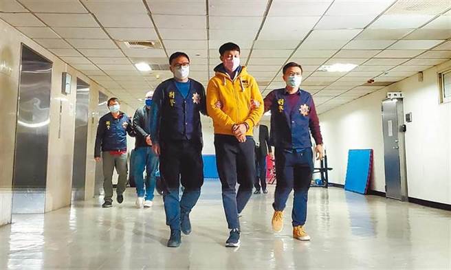 网交诱职篮球星DIY拍不雅片，余姓主嫌架色情网贩卖遭起诉。(中时资料库)