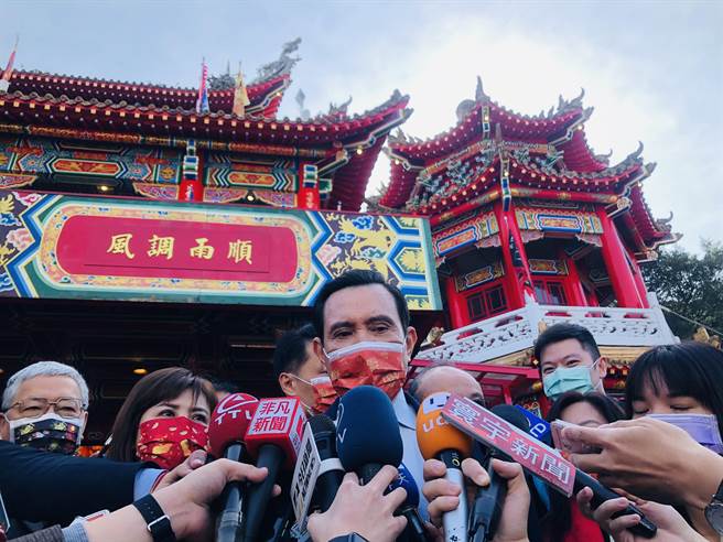 前高雄市長韓國瑜19日在網路發文表示，自己即日起將展開公益之旅，並宣告正式復出，引起熱議，前總統馬英九則認為不用大驚小怪。（吳康瑋攝）