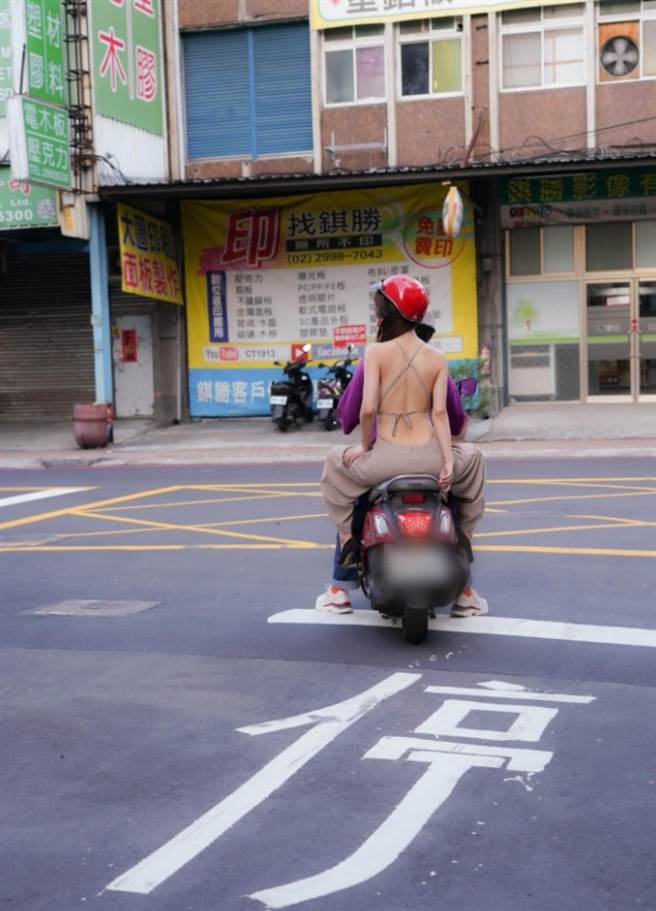 尤妆妆去年也穿同样衣服走红。（图／JKF提供）