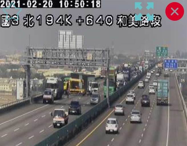 国道3号北上194.4公里处，3大车连环追撞。（彰化踢爆网提供／吴敏菁彰化传真）