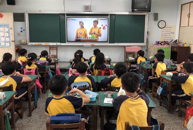 南市府教育局推动「餐前五分钟」活动。（南市府教育局提供／李宜杰台南传真）