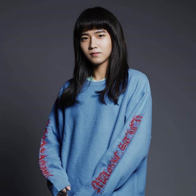 金曲新人持修难过表示，高雄场演唱会二度延期。（翻摄持修脸书）