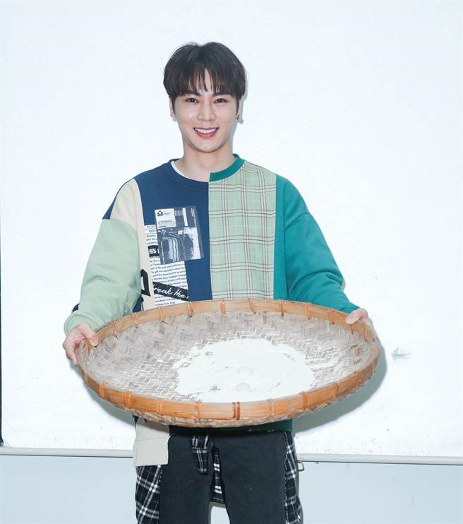 古曜威过年胖圆一圈 打牌赢千元自嘲：算很好（吴松翰摄）