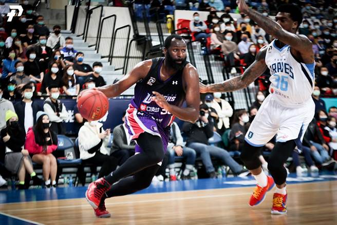 想要看到雷特换穿领航猿球衣上场，恐怕还需等等。(PLG提供)