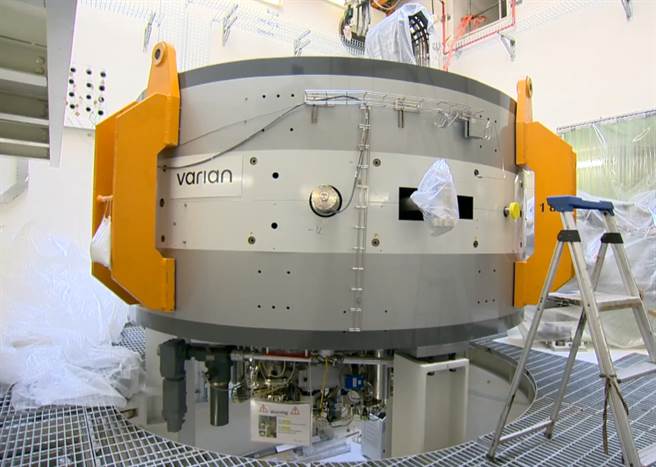 臺大癌医中心引进最先进质子治疗设备，精准治疗大跃进。(图/取自郭台铭脸书)