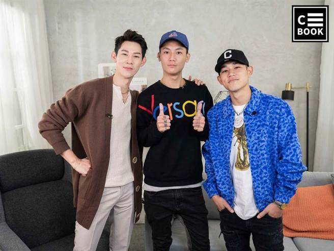 「草屯囝仔」阿倉與「臭屁嬰仔」屁辰，被譽為是運動場上黑馬。（CBOOK提供）