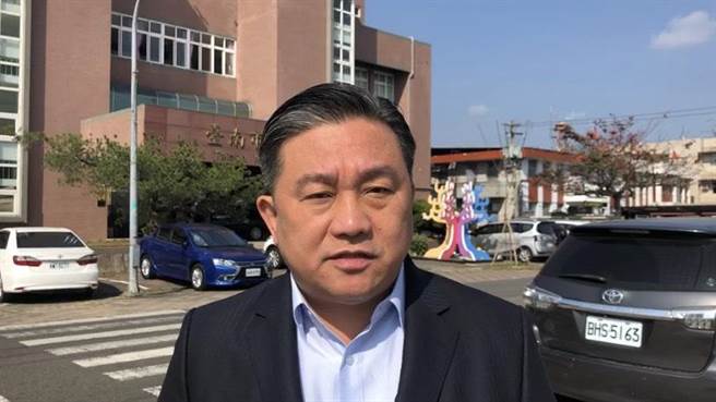 王定宇拍摄影片痛批大陆封杀台湾凤梨是联合境内亲中势力，要攻击民进党政府。(中时资料照)