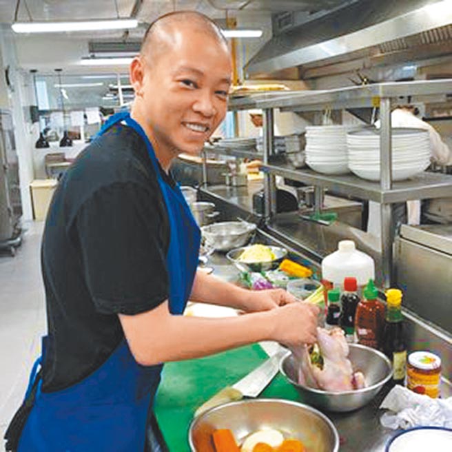 吳季剛熱愛做菜，去年疫情打亂工作，他仍維持正能量。（摘自吳季剛IG）