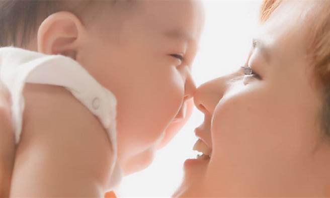 妇科医师表示，既然调理身体就是为了有孕，真的怀孕了正是迎来喜事，没有健康疑虑的话又为何要拿掉。(示意图/康健杂志提供)